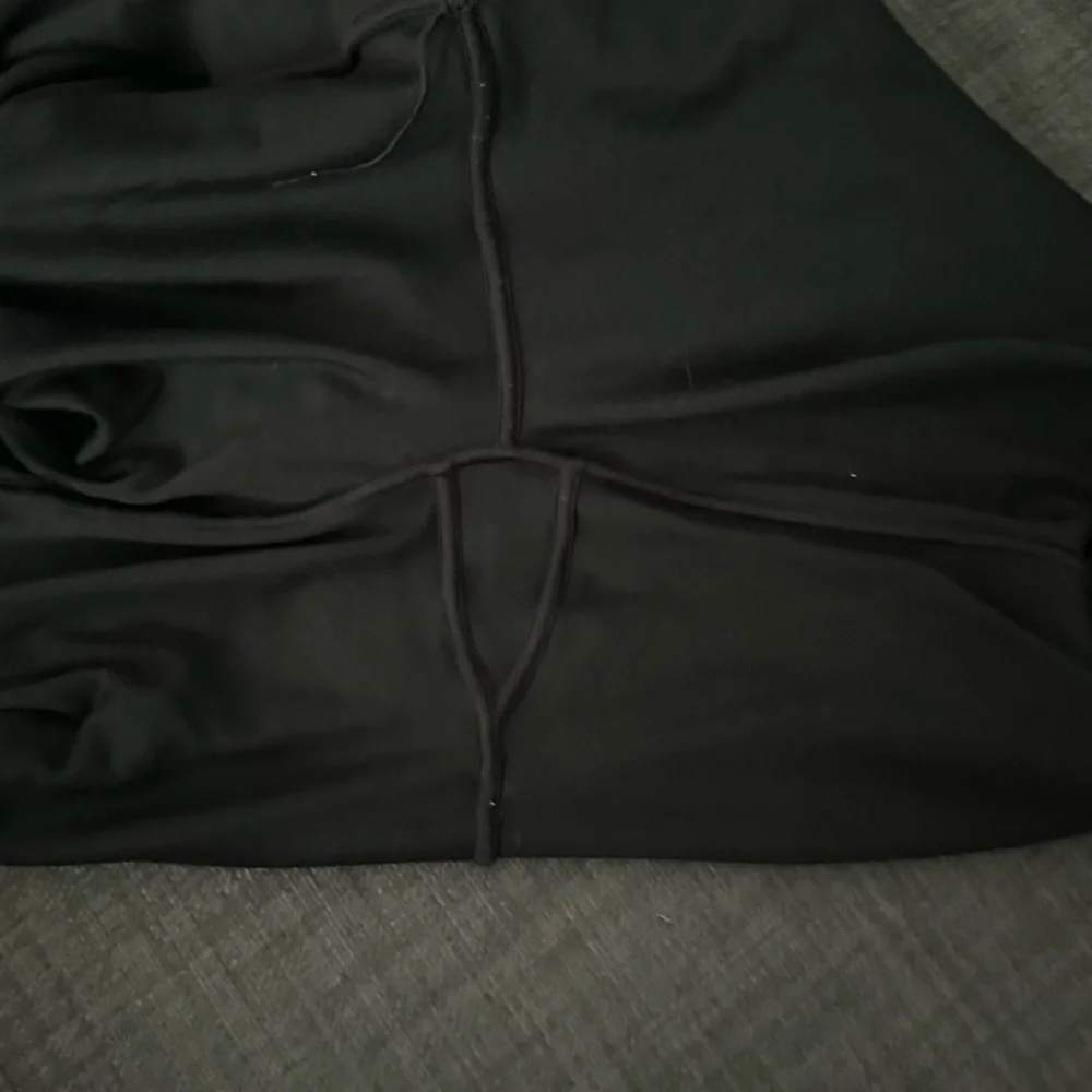 Aerie women’s cross waistband black biker shorts - Picture 4 of 4